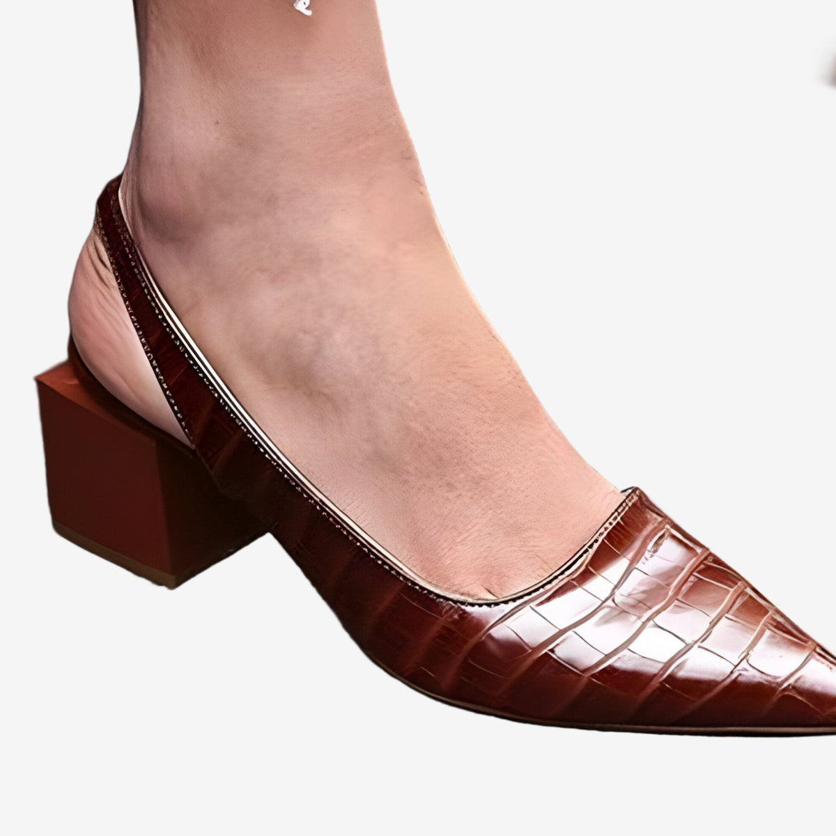 Lynn · Tacones con Tira al Tobillo