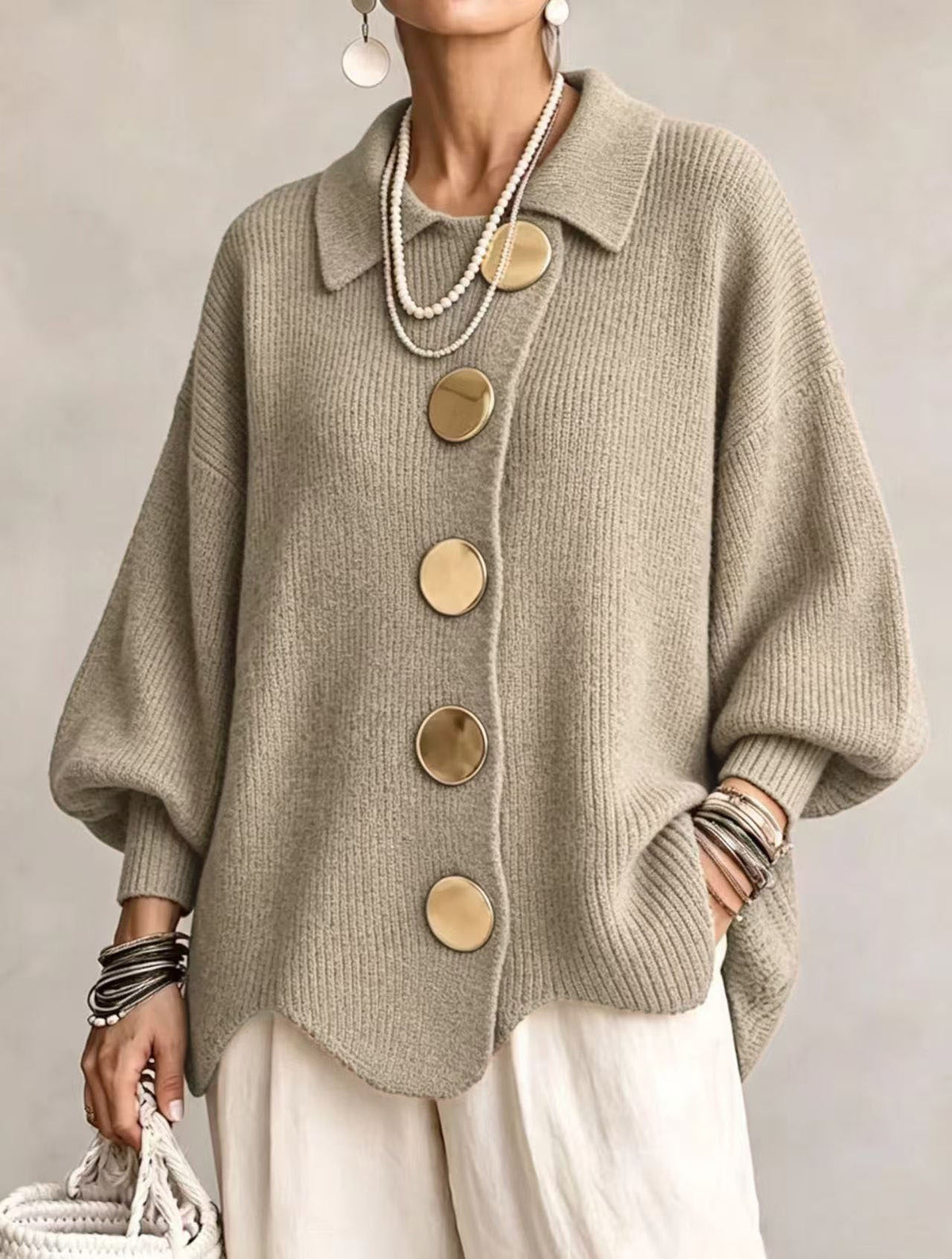 Victoria | Cárdigan oversize con grandes botones dorados